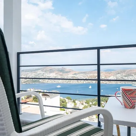 Triplex With Fantastic View In Bodrum וילה *